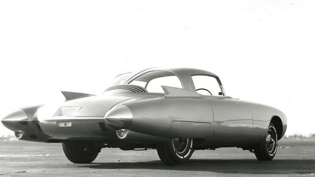 "Золотая ракета" - впечатляющий концепт-кар из стеклопластика "Золотая ракета" - впечатляющий концепт-кар из стеклопластика