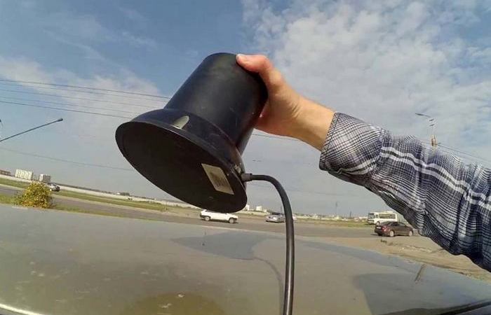 Нужно ли уступать дорогу автомобилю с черной мигалкой Нужно ли уступать дорогу автомобилю с черной мигалкой