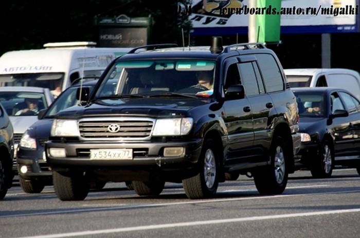 Нужно ли уступать дорогу автомобилю с черной мигалкой Нужно ли уступать дорогу автомобилю с черной мигалкой