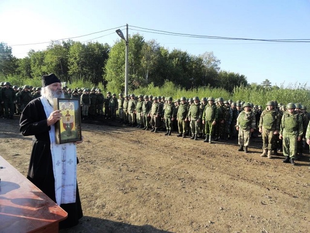 После взрывов боеприпасов в Ачинске воинские склады окропили святой водой