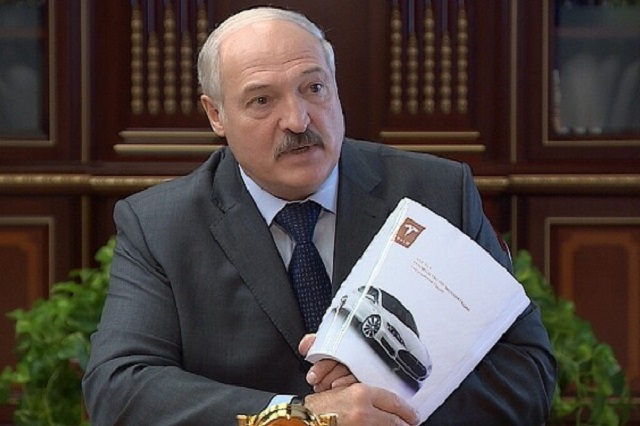 Александр Лукашенко рассказал, что Илон Маск подарил ему автомобиль Tesla