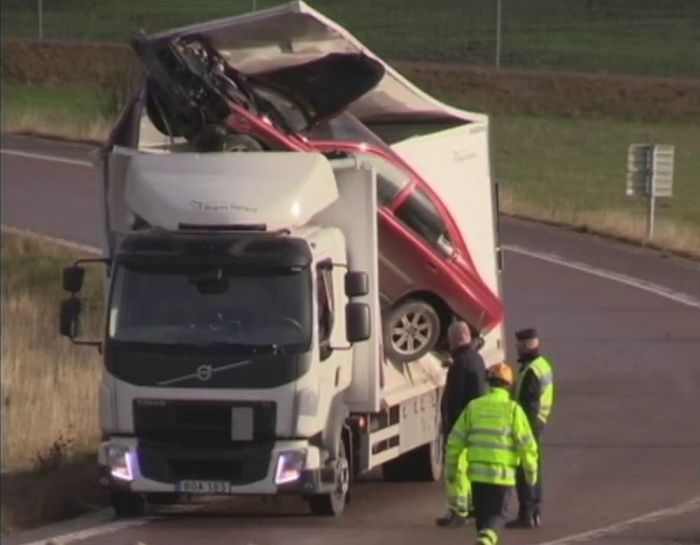 Самые необычные транспортные аварии Самые необычные транспортные аварии