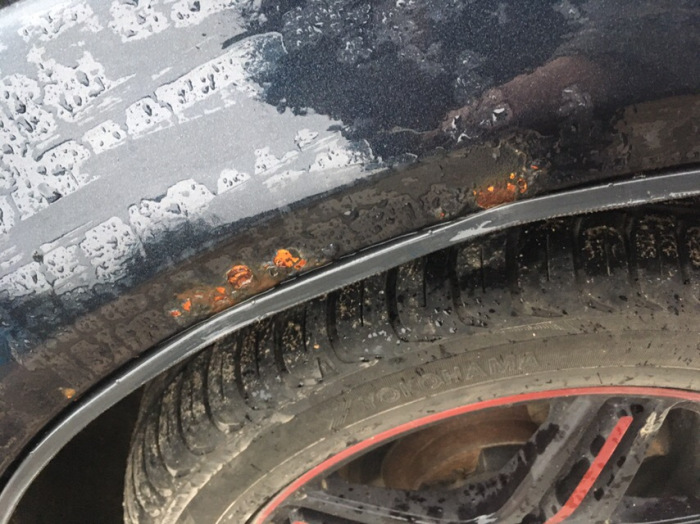 Распространенная ошибка автомобилистов, которая приводит к развитию коррозии на арках Распространенная ошибка автомобилистов, которая приводит к развитию коррозии на арках
