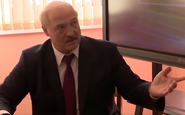 Илон Маск написал в Твиттере, что не дарил Лукашенко электромобиль Tesla Илон Маск написал в Твиттере, что не дарил Лукашенко электромобиль Tesla