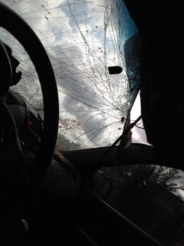 В Подольске на крышу автомобиля с 14 этажа сбросили арбуз