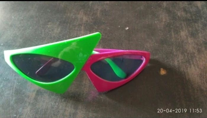 Мужчина заказал на AliExpress брутальные очки, а получил бесформенное нечто