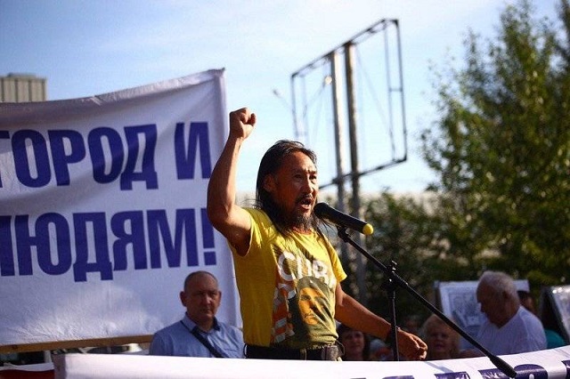 "Вежливые люди" развернули отряд якутского шамана Александра Габышева