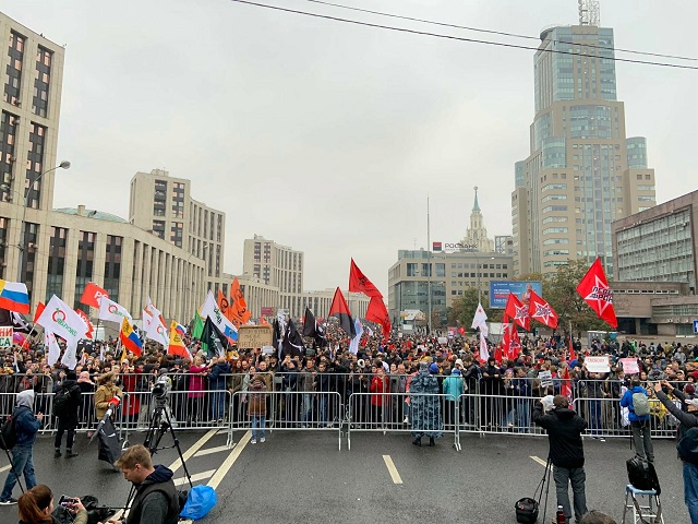 В Москве прошел митинг в поддержку фигурантов "московского дела" В Москве прошел митинг в поддержку фигурантов "московского дела"