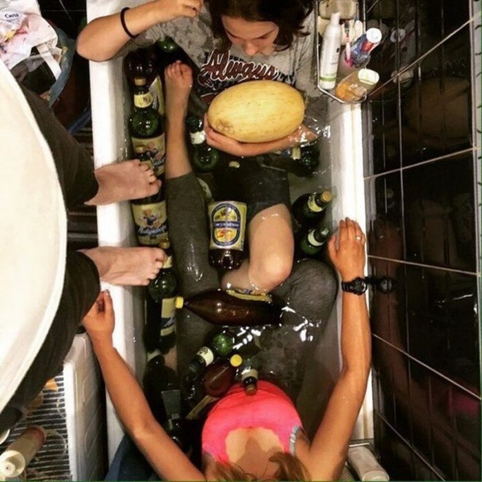 Забавы молодых: пьянки, гулянки, вписки