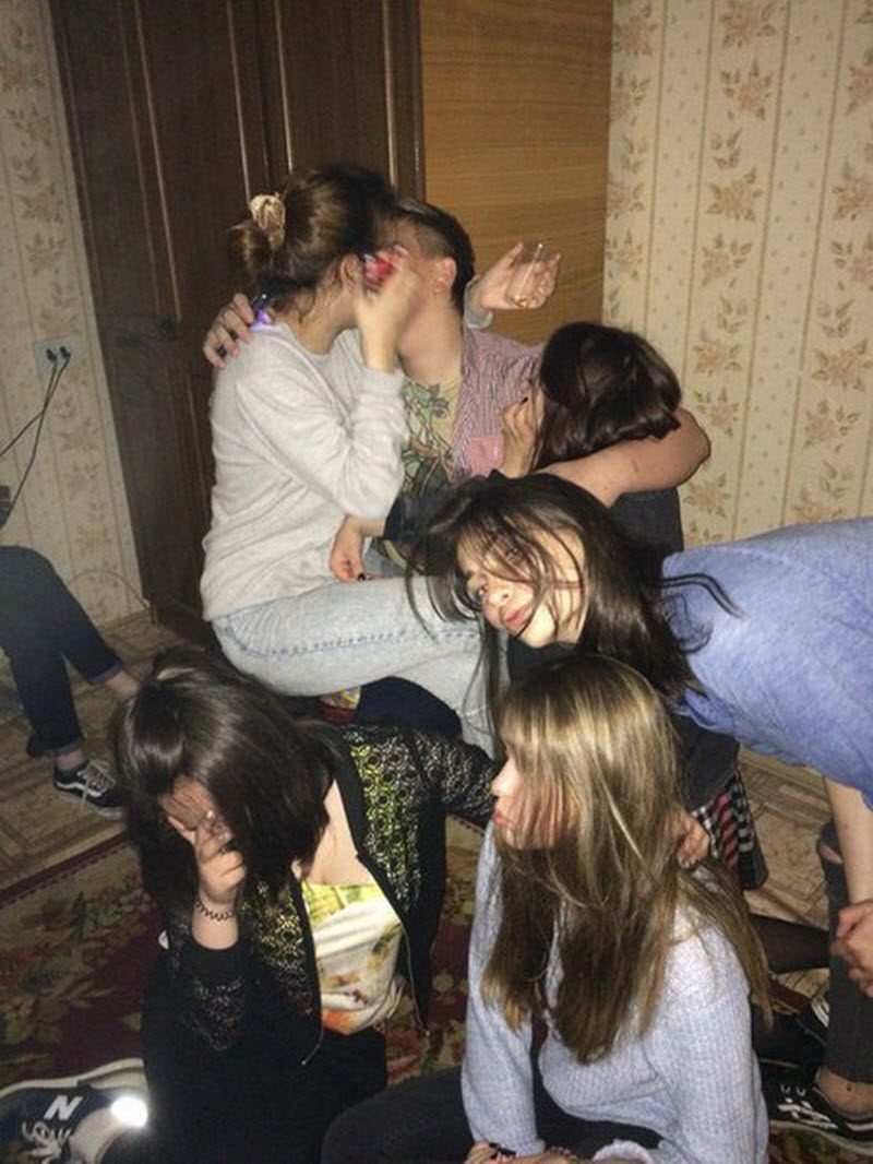 Забавы молодых: пьянки, гулянки, вписки