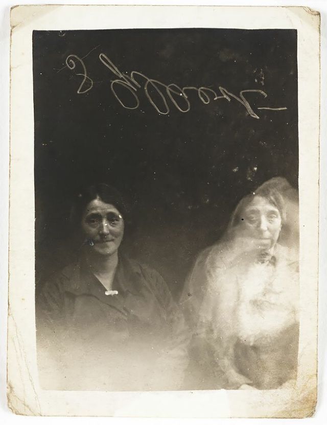 Мрачный фотошоп 1920-х годов: призрачные кадры Уильяма Хоупа