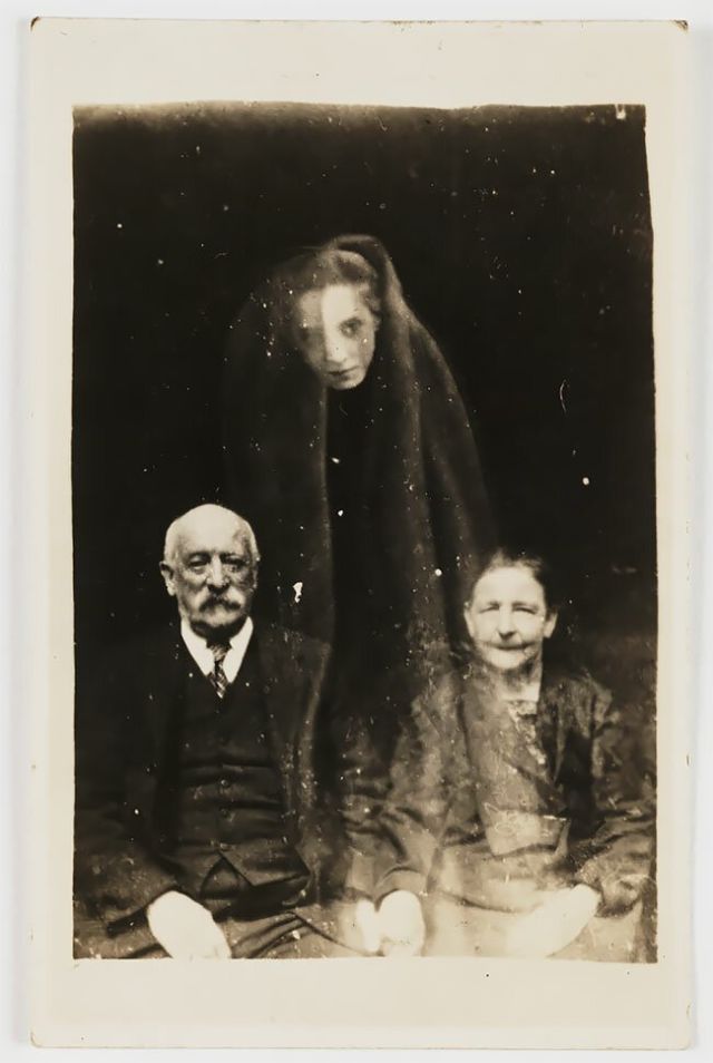 Мрачный фотошоп 1920-х годов: призрачные кадры Уильяма Хоупа