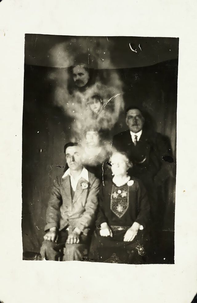 Мрачный фотошоп 1920-х годов: призрачные кадры Уильяма Хоупа