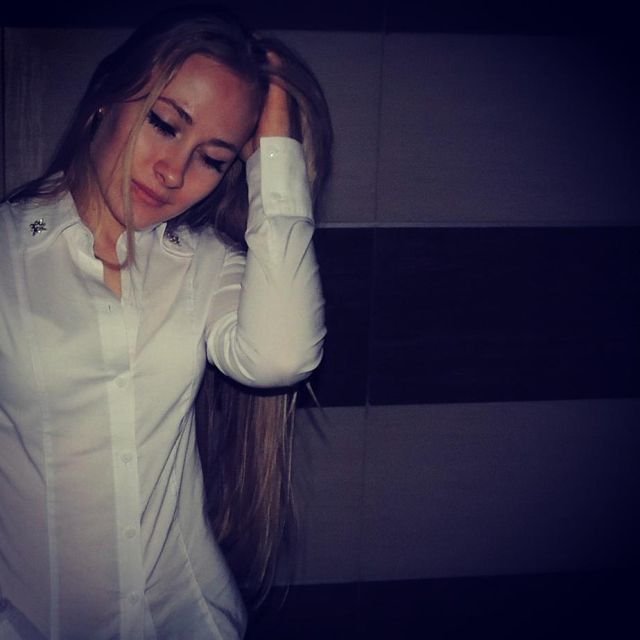 Очаровательная героиня: студентка из Ишима спасла выпавшего из окна малыша