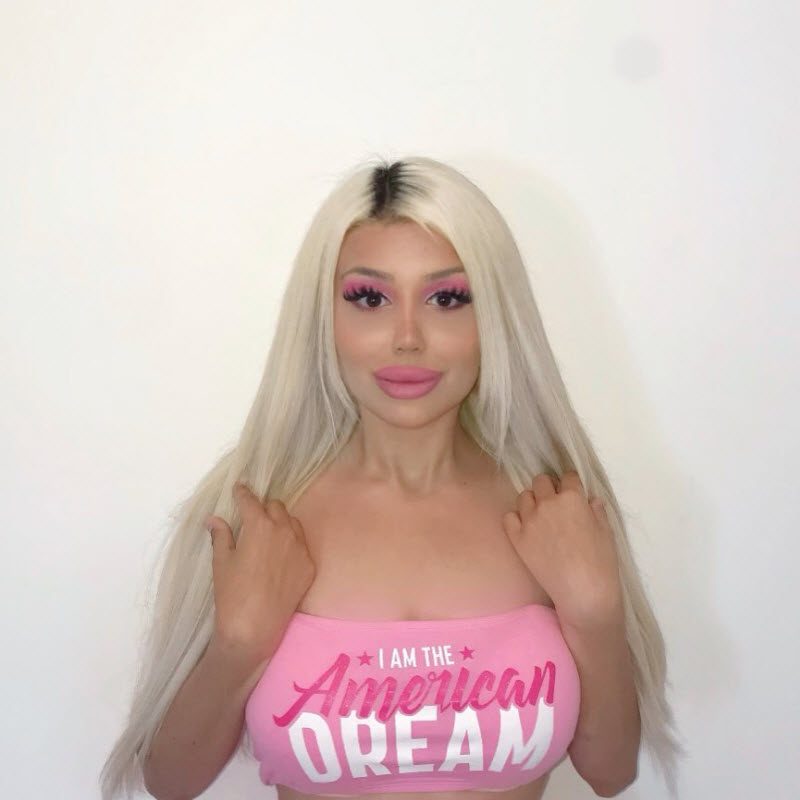 19-летняя шведка потратила состояние, чтобы стать похожей на куклу Барби 19-летняя шведка потратила состояние, чтобы стать похожей на куклу Барби