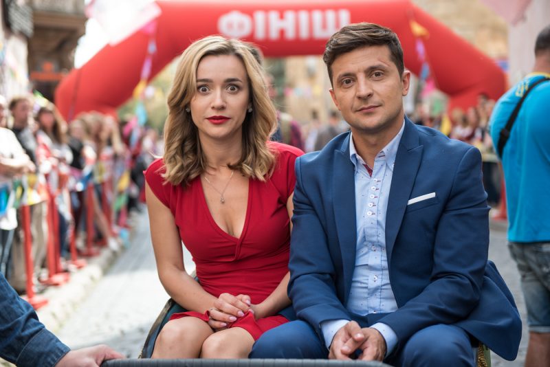 Рейтинг Зеленского катится вниз