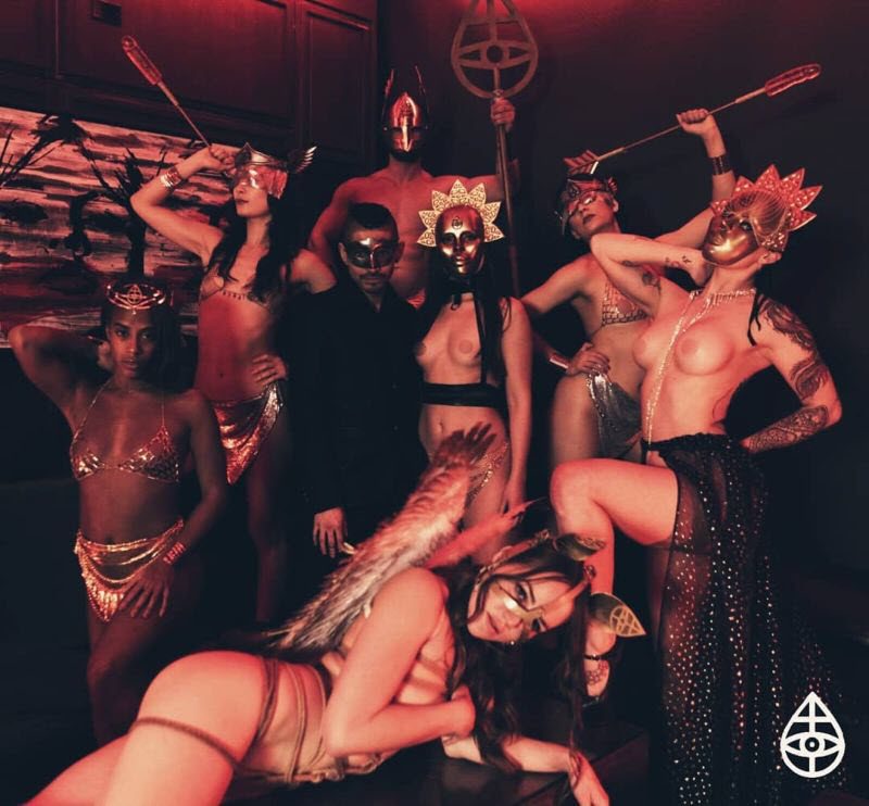 Внутри самого элитного в мире секс-клуба, где резвятся голливудские звезды и олигархи