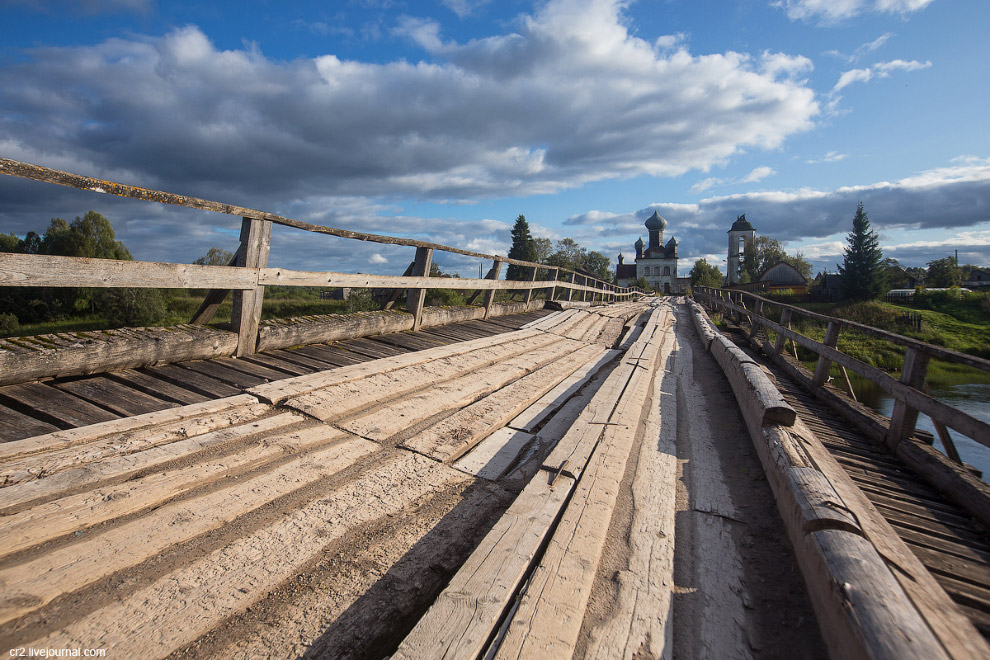 Старинный мост в Архангельской области Старинный мост в Архангельской области