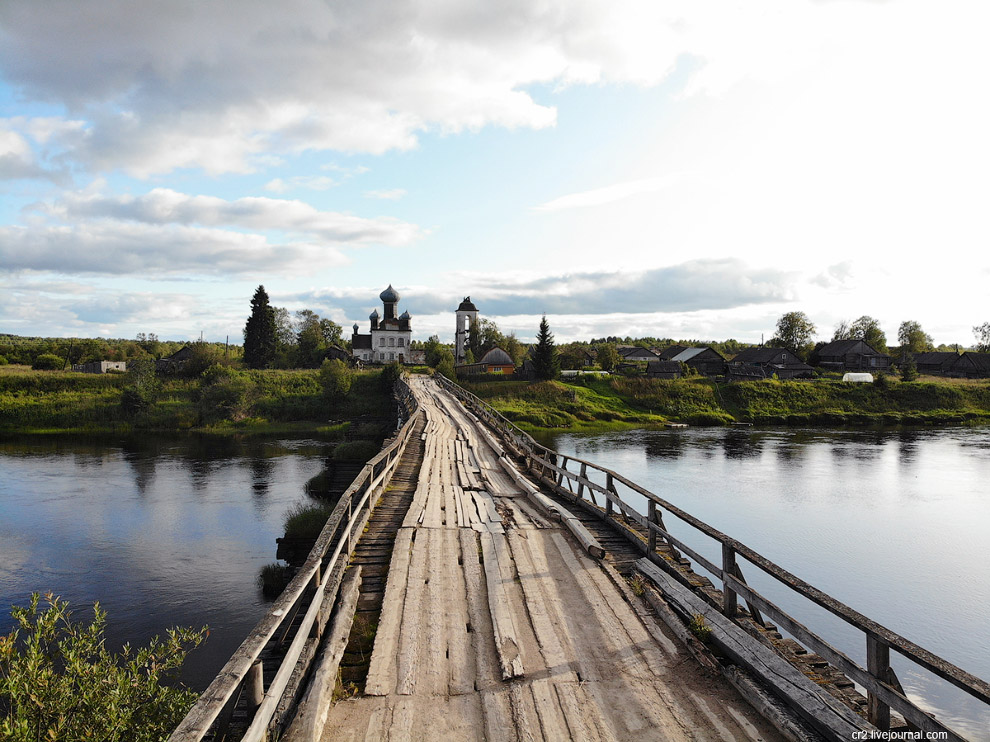 Старинный мост в Архангельской области Старинный мост в Архангельской области