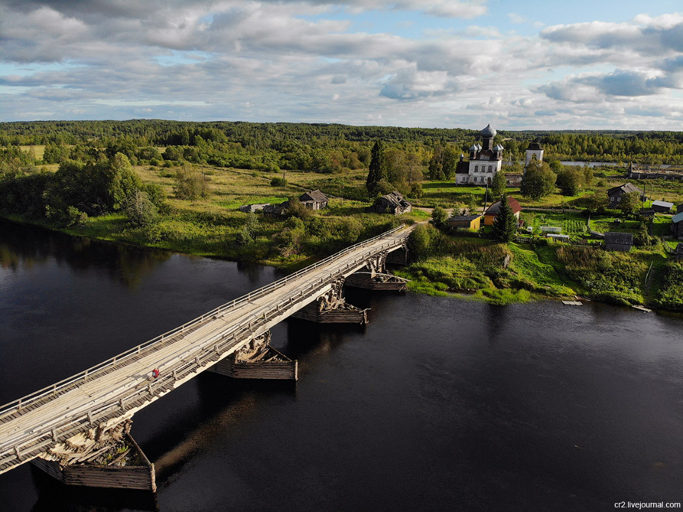 Старинный мост в Архангельской области Старинный мост в Архангельской области