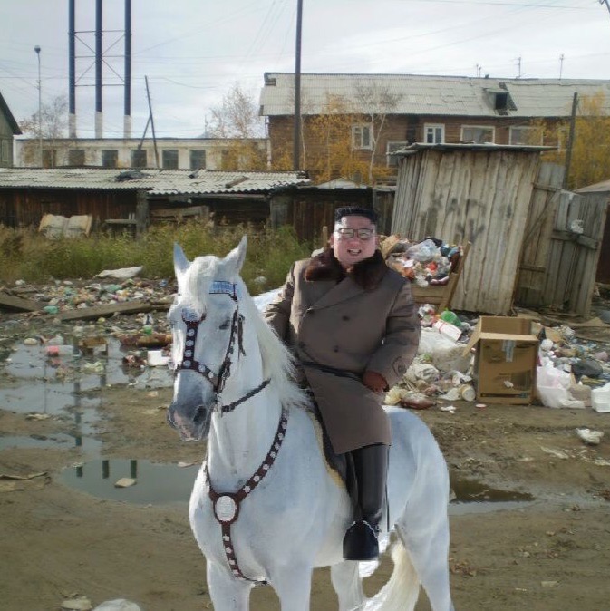 Ким Чен Ын прокатился на коне и стал героем фотожаб
