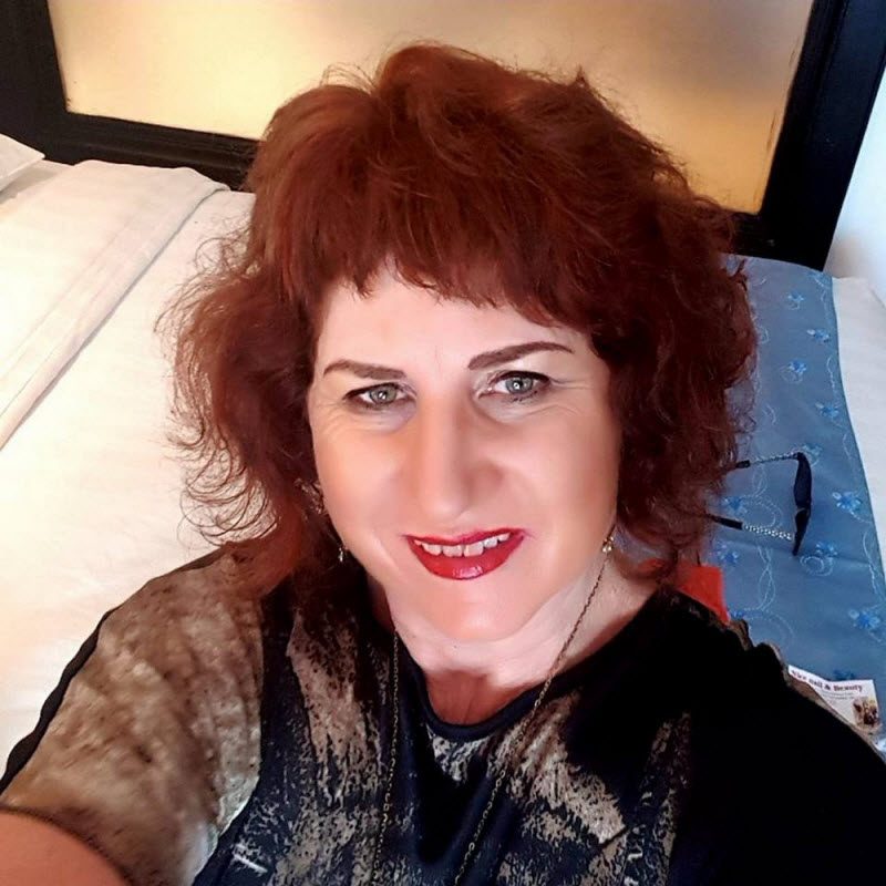 Мать судится с пятью бойфрендами сына