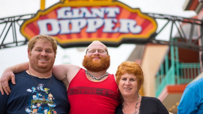 Мать судится с пятью бойфрендами сына