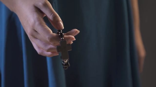 Ватикан выпустил умные четки, которые еще и фитнес-браслет