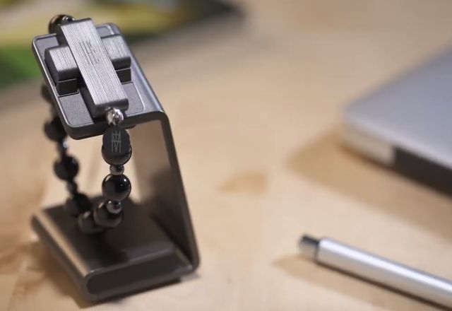 Ватикан выпустил умные четки, которые еще и фитнес-браслет