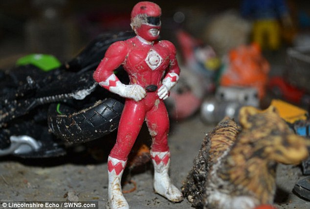 Неожиданные вещи, которые смывают в унитаз Неожиданные вещи, которые смывают в унитаз