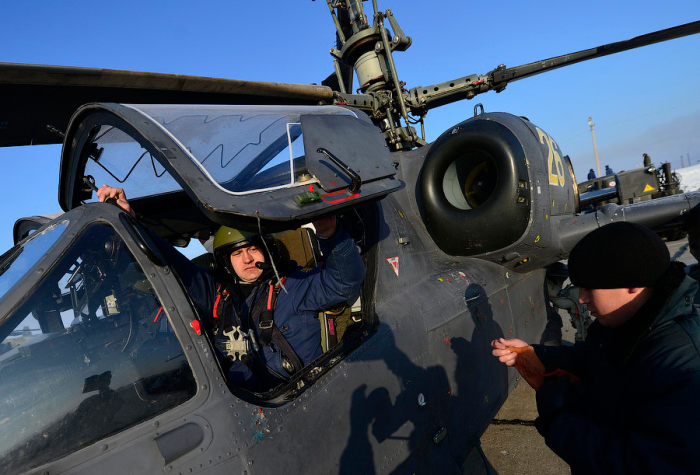 Зачем наносят узор на кабину ЯК-130 Зачем наносят узор на кабину ЯК-130