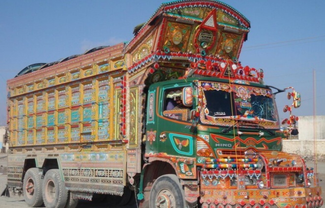 Интересный дизайн автомобилей в Пакистане