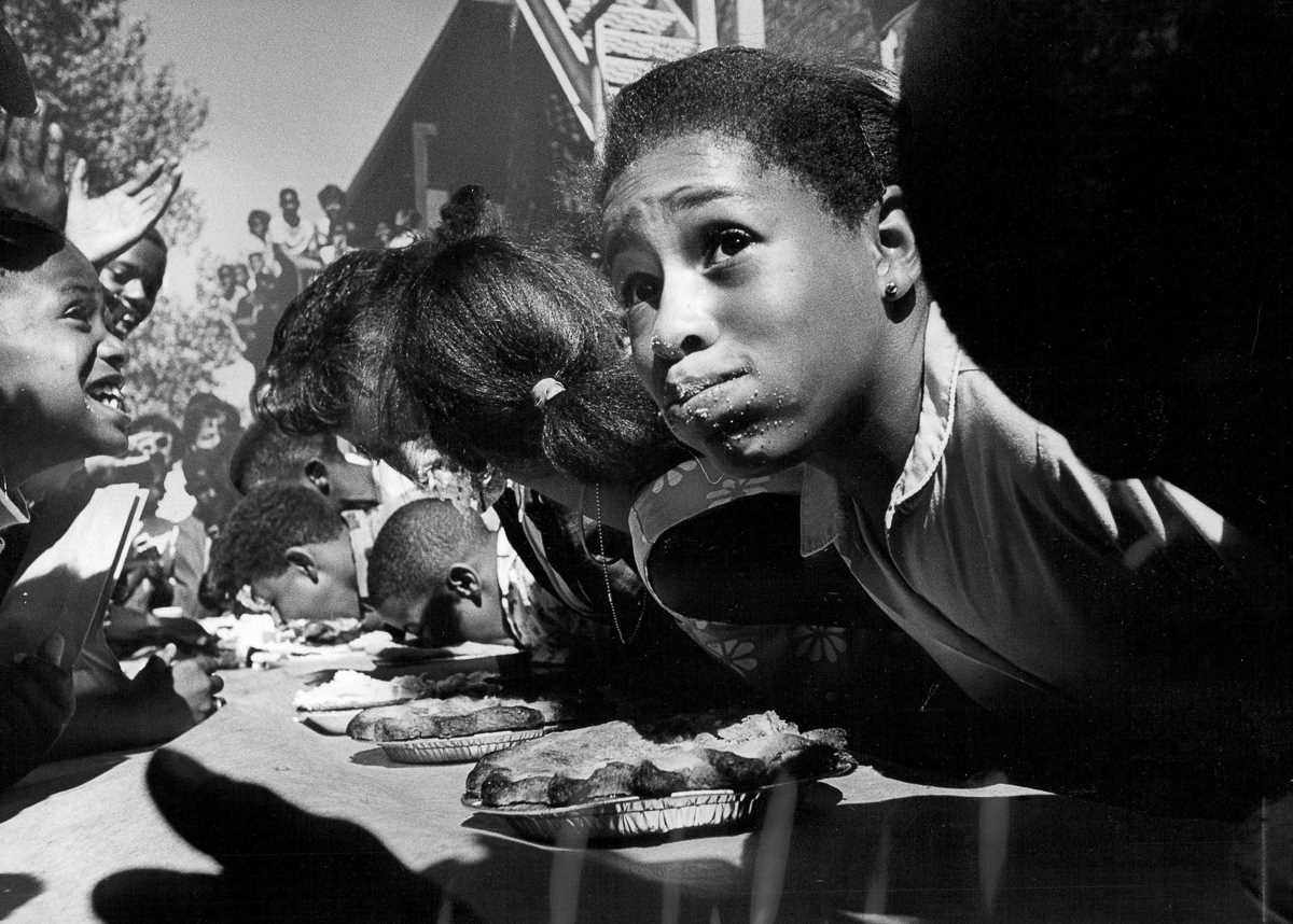 История конкурсов по скоростному поеданию пищи История конкурсов по скоростному поеданию пищи