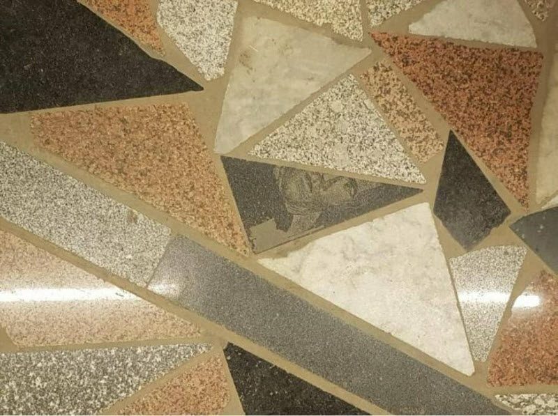 Крипота по-казахстански: пол торгового центра сделан из необычного материала