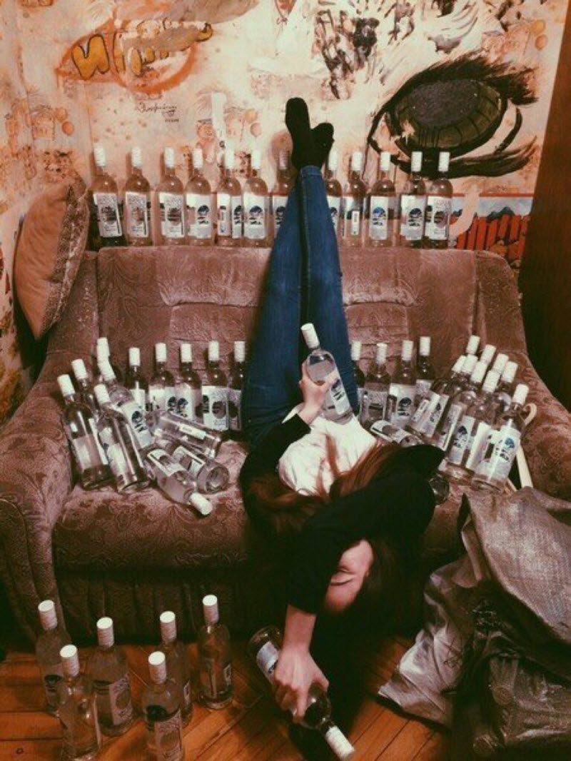 Забавы молодых: пьянки, гулянки, вписки