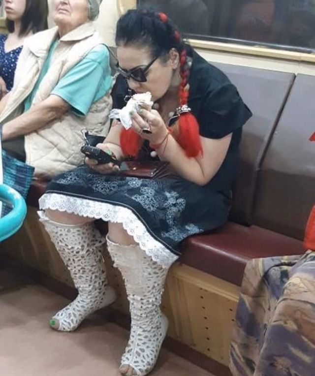 Любители высокой моды из подземки