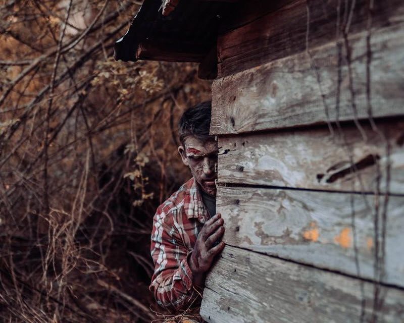 Стремная фотосессия веселой семейки