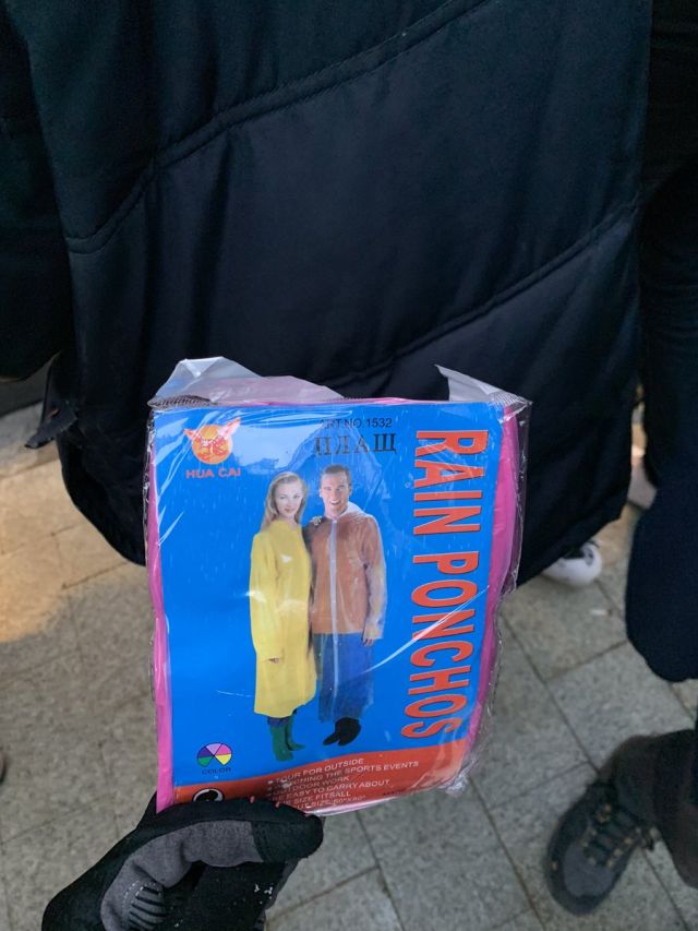 Жажда халявы не знает границ: километровые очереди за бесплатной колонкой