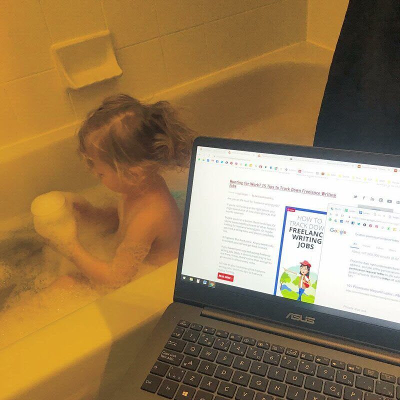 Родители показали честные фотографии о том, как изменилась их жизнь с появлением детей