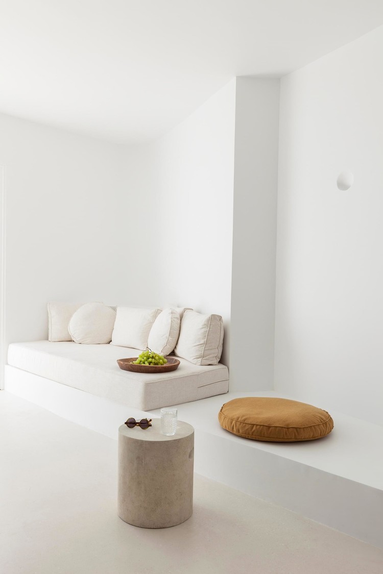 Интерьер дома для отдыха на острове Санторини Интерьер дома для отдыха на острове Санторини