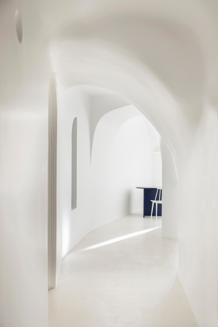 Интерьер дома для отдыха на острове Санторини Интерьер дома для отдыха на острове Санторини