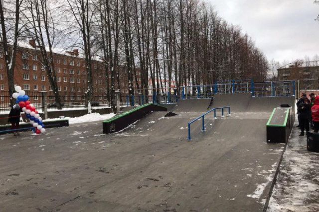 Странное и торжественное открытие  скейт-площадки в Рыбинске