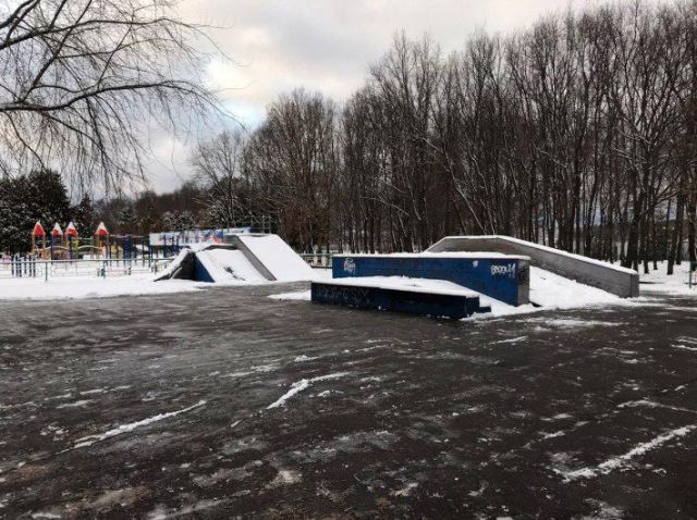 Странное и торжественное открытие  скейт-площадки в Рыбинске