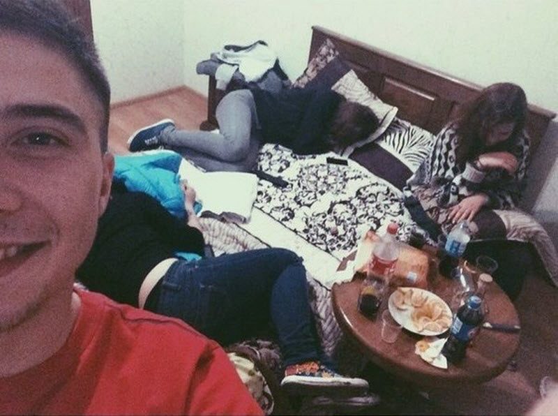 Забавы молодых: пьянки, гулянки, вписки