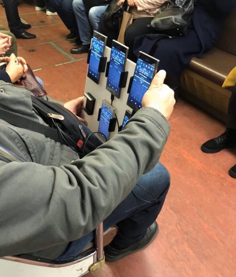 Модники из российского метрополитена