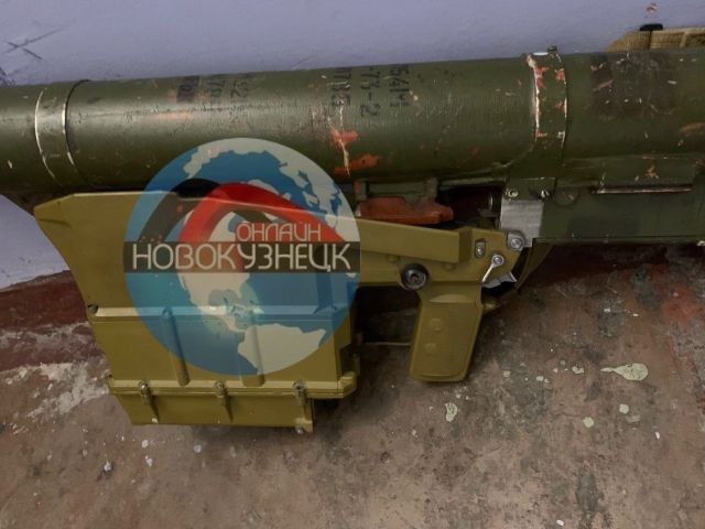 В Новокузнецке местный житель нашел гранатомет в подъезде