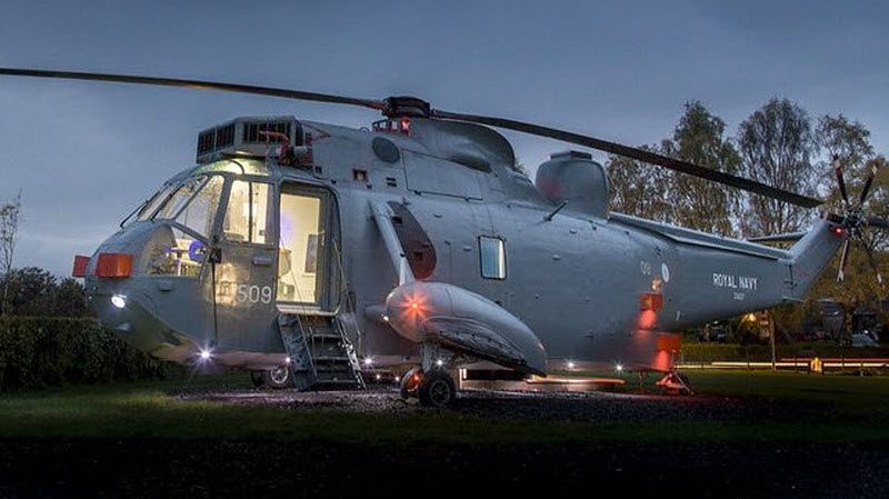Семья перестроила военно-морской вертолет в роскошную виллу