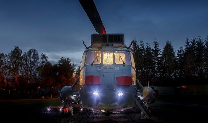 Семья перестроила военно-морской вертолет в роскошную виллу
