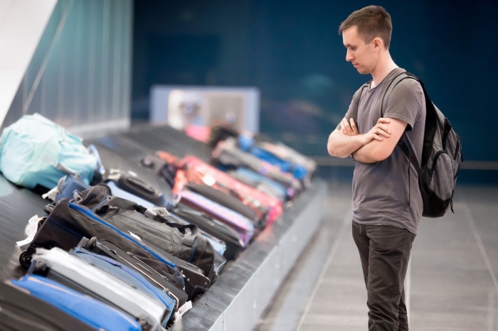 Почему не стоит обматывать чемодан пленкой во время поездки