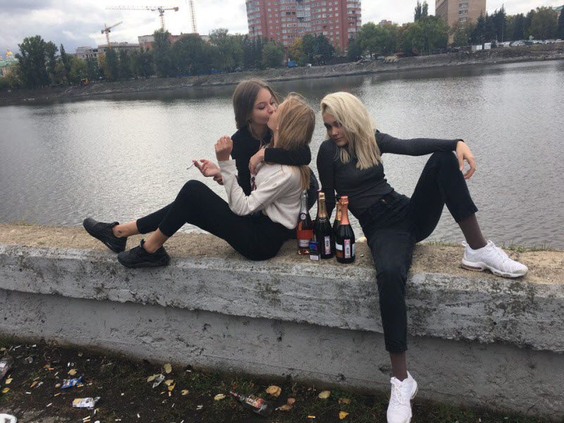 Забавы молодых: пьянки, гулянки, вписки